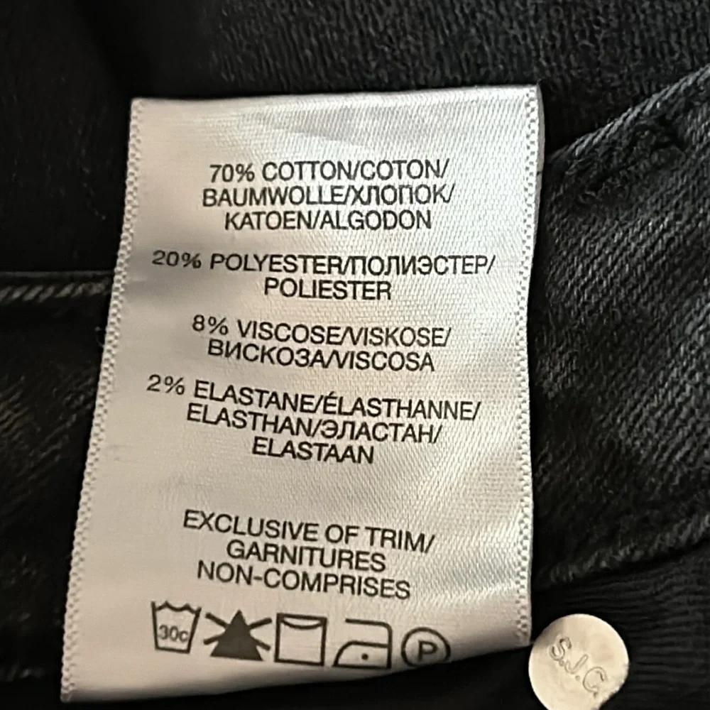 Silver Aiko Skinny jeans in black distressed size 26